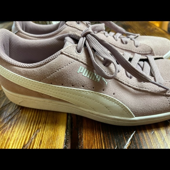 PUMA Ladies Vikky Suede Athletic Sneakers Shoes - Picture 9 of 10